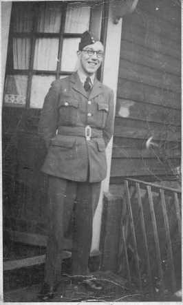 William (Bill) Saville 102 Squadron Ground Crew
